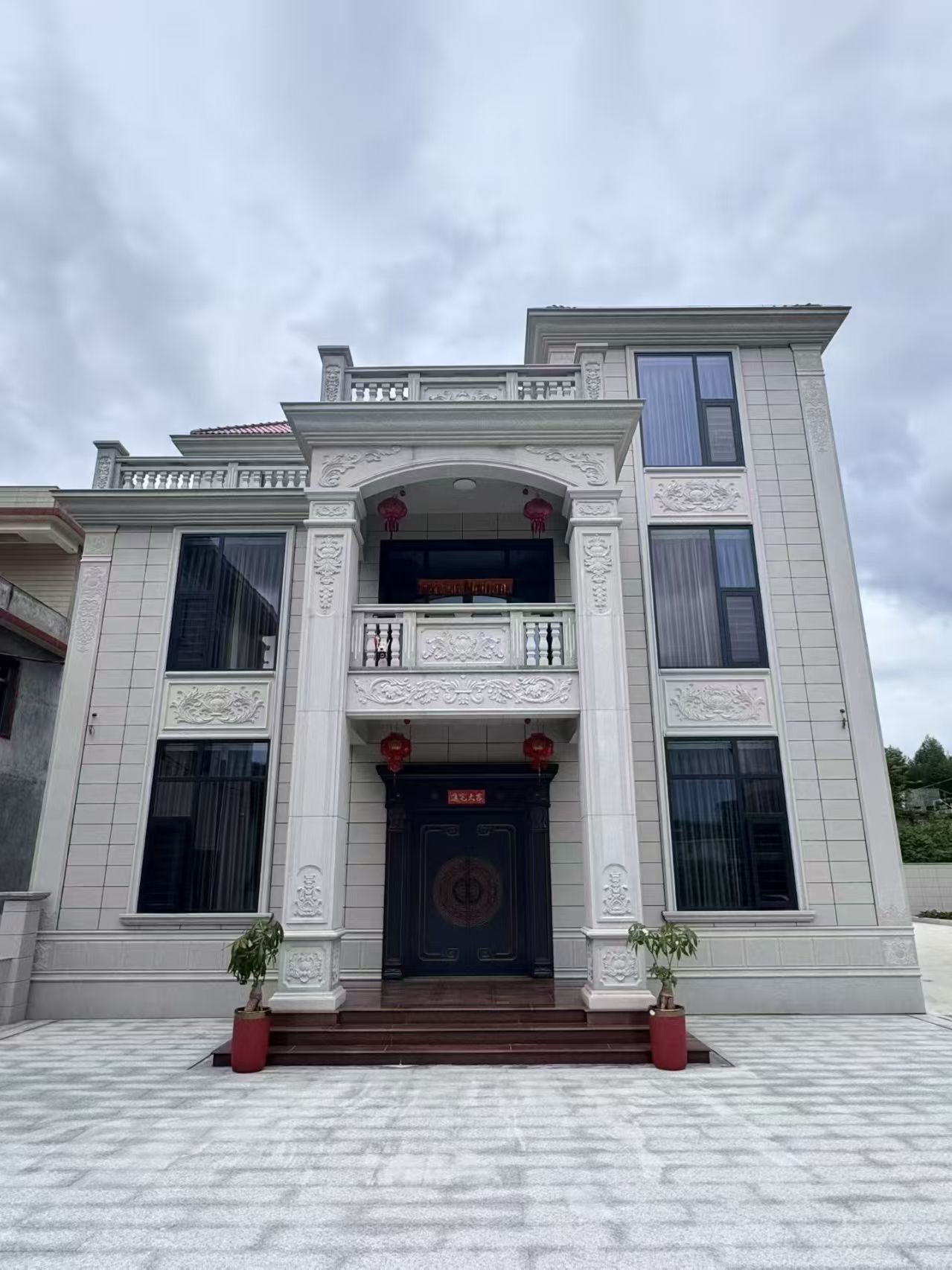 儋州 芝麻白石材别墅干挂案例展示