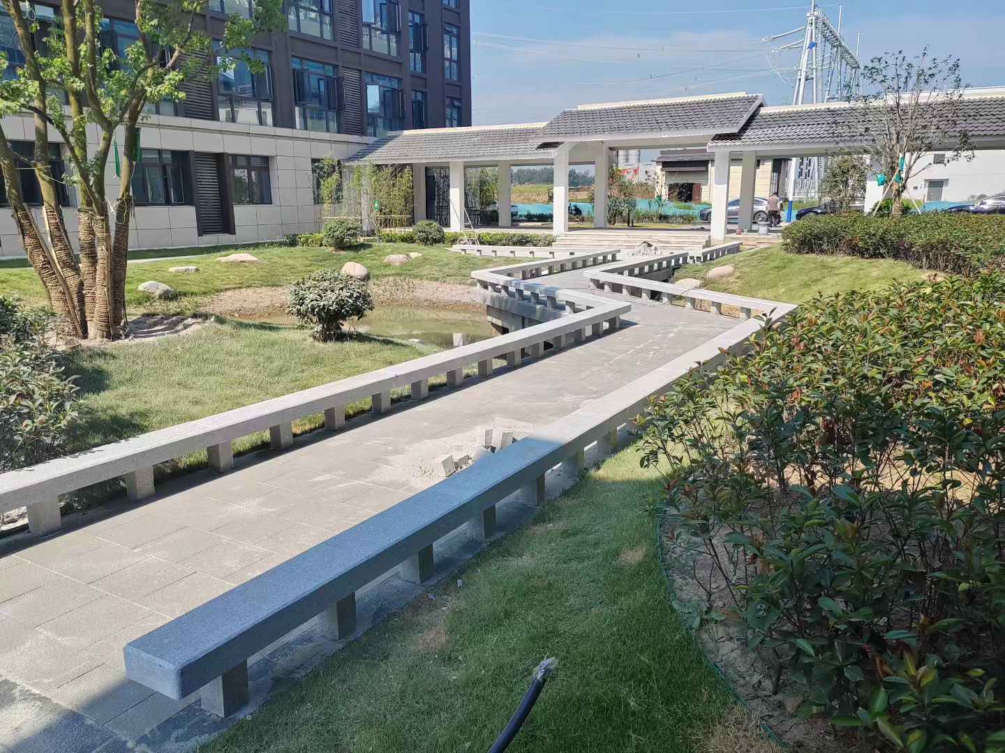 儋州 芝麻灰小区坐凳&栏杆安装效果