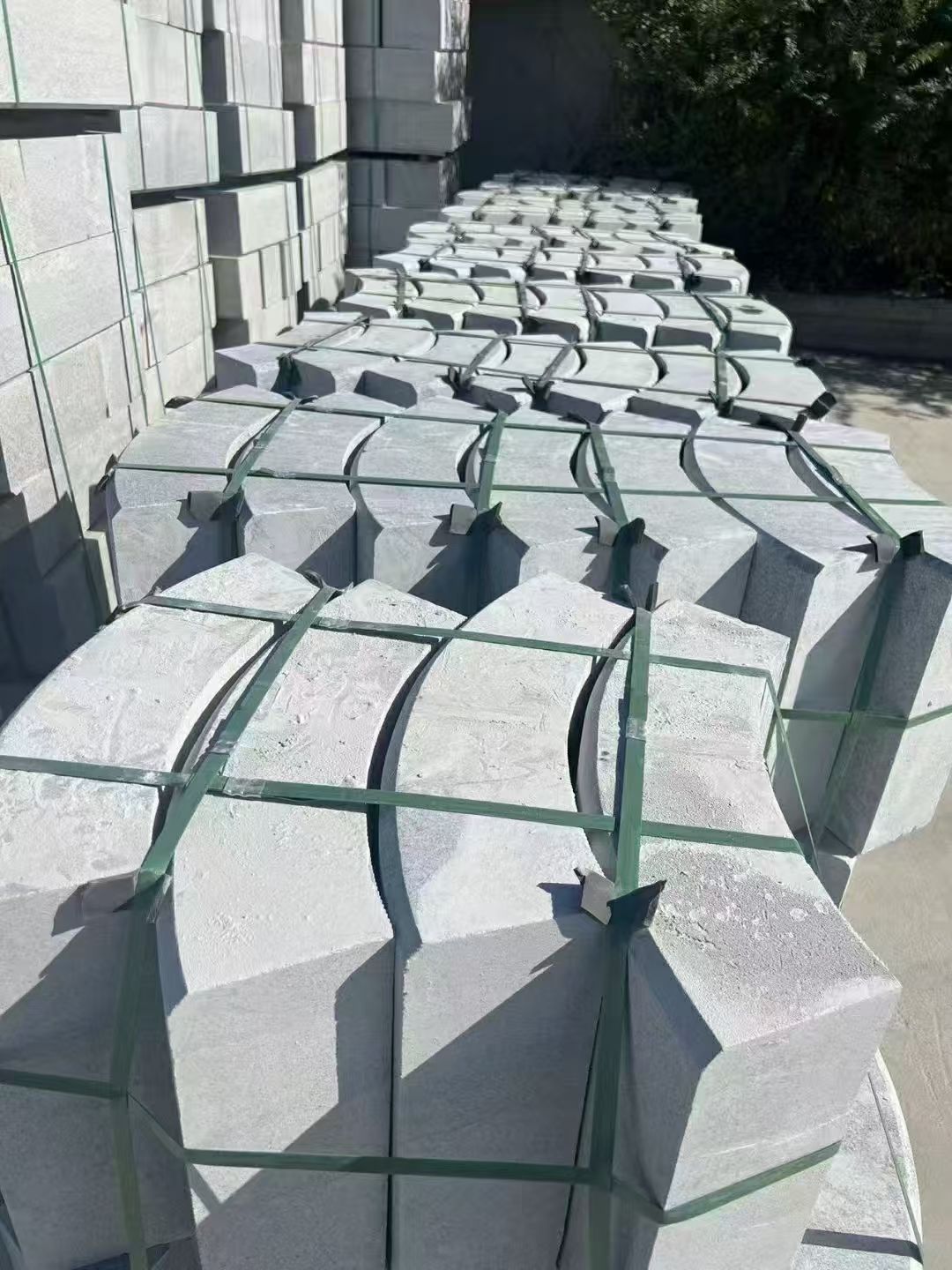 儋州 芝麻灰弧形路沿石