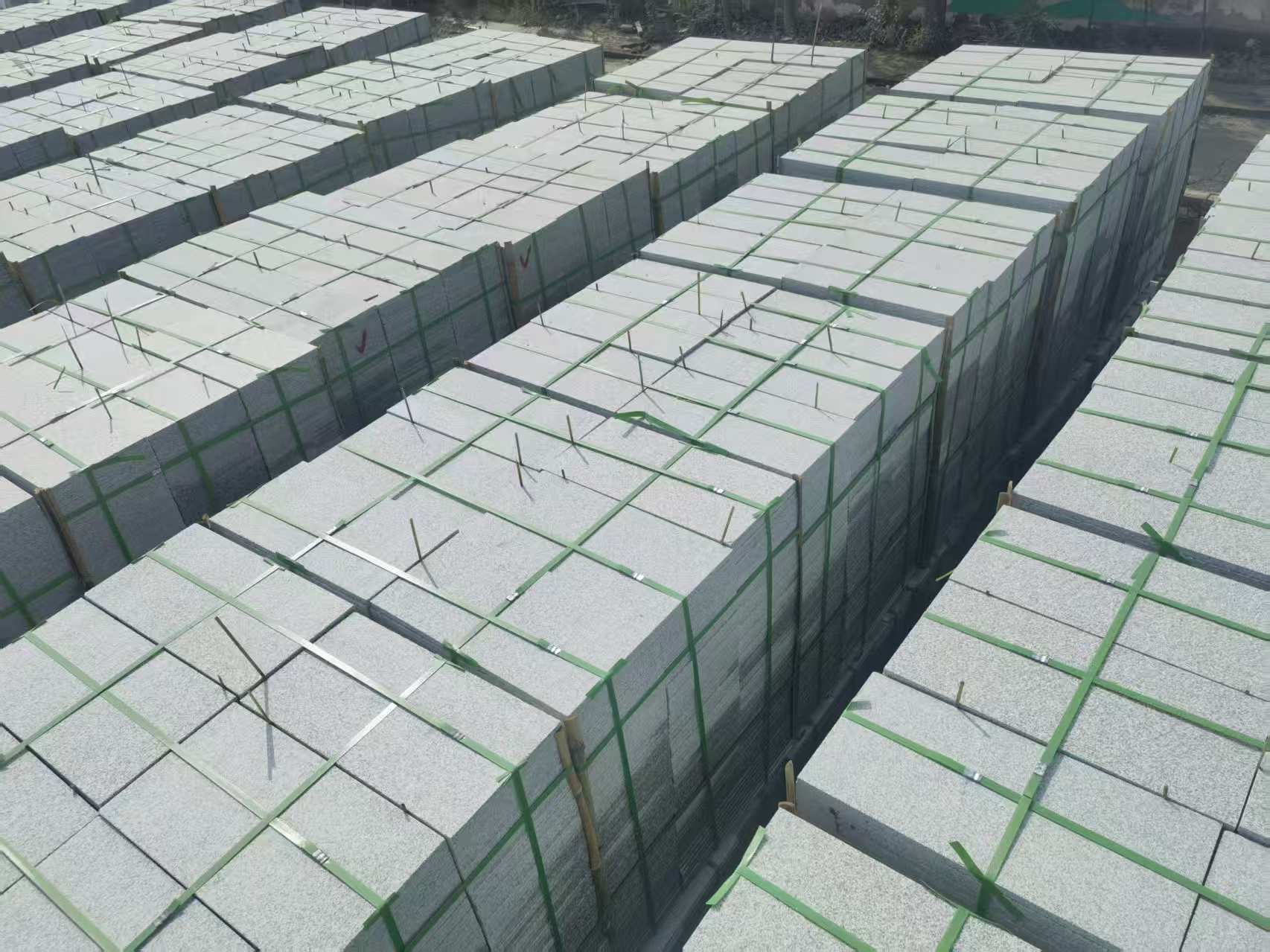 儋州 芝麻白1.8公分火烧300*600地铺，清仓大甩卖