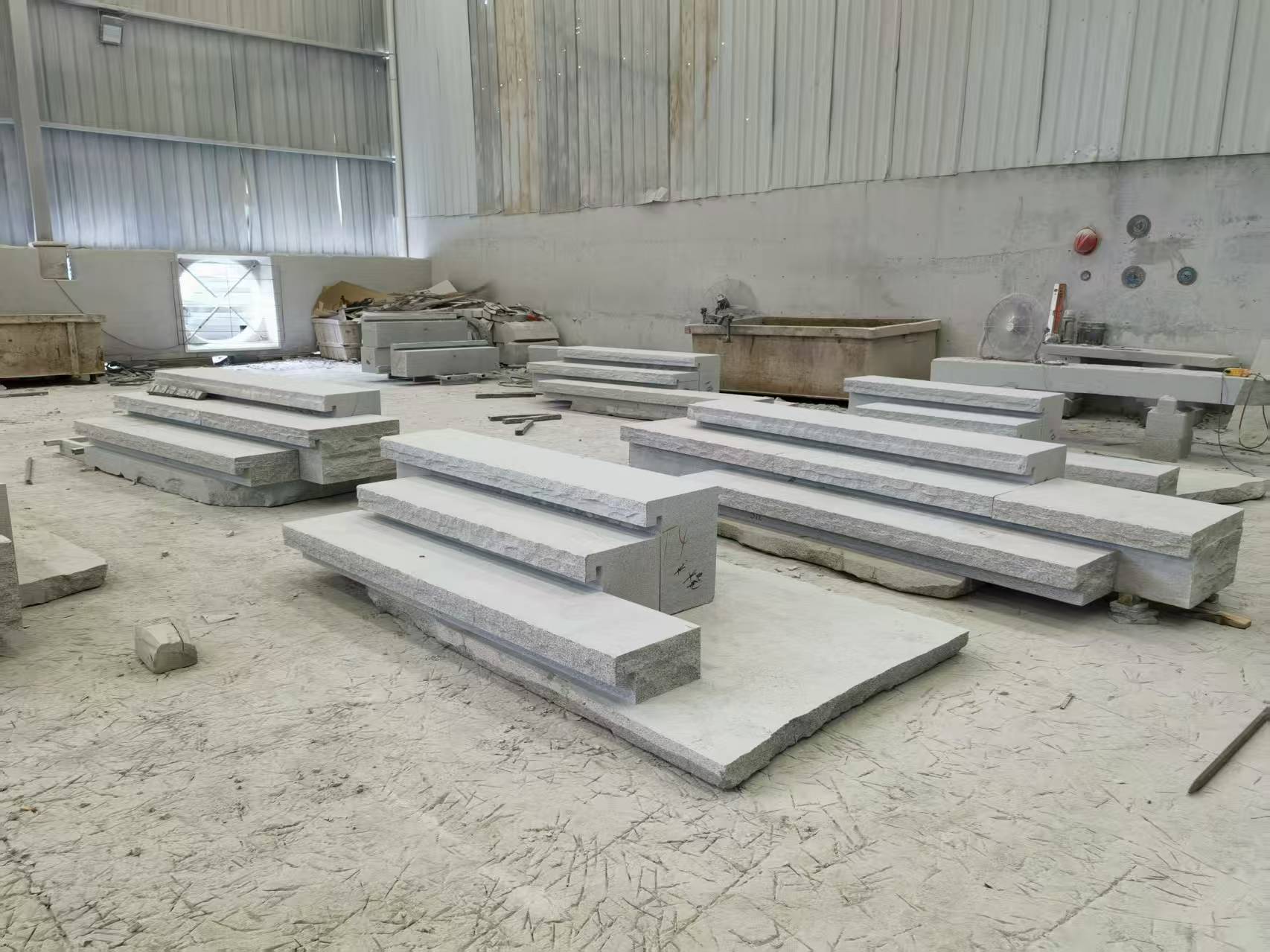 儋州 整石台阶（大面火烧+侧面自然面），出货前厂内拼装