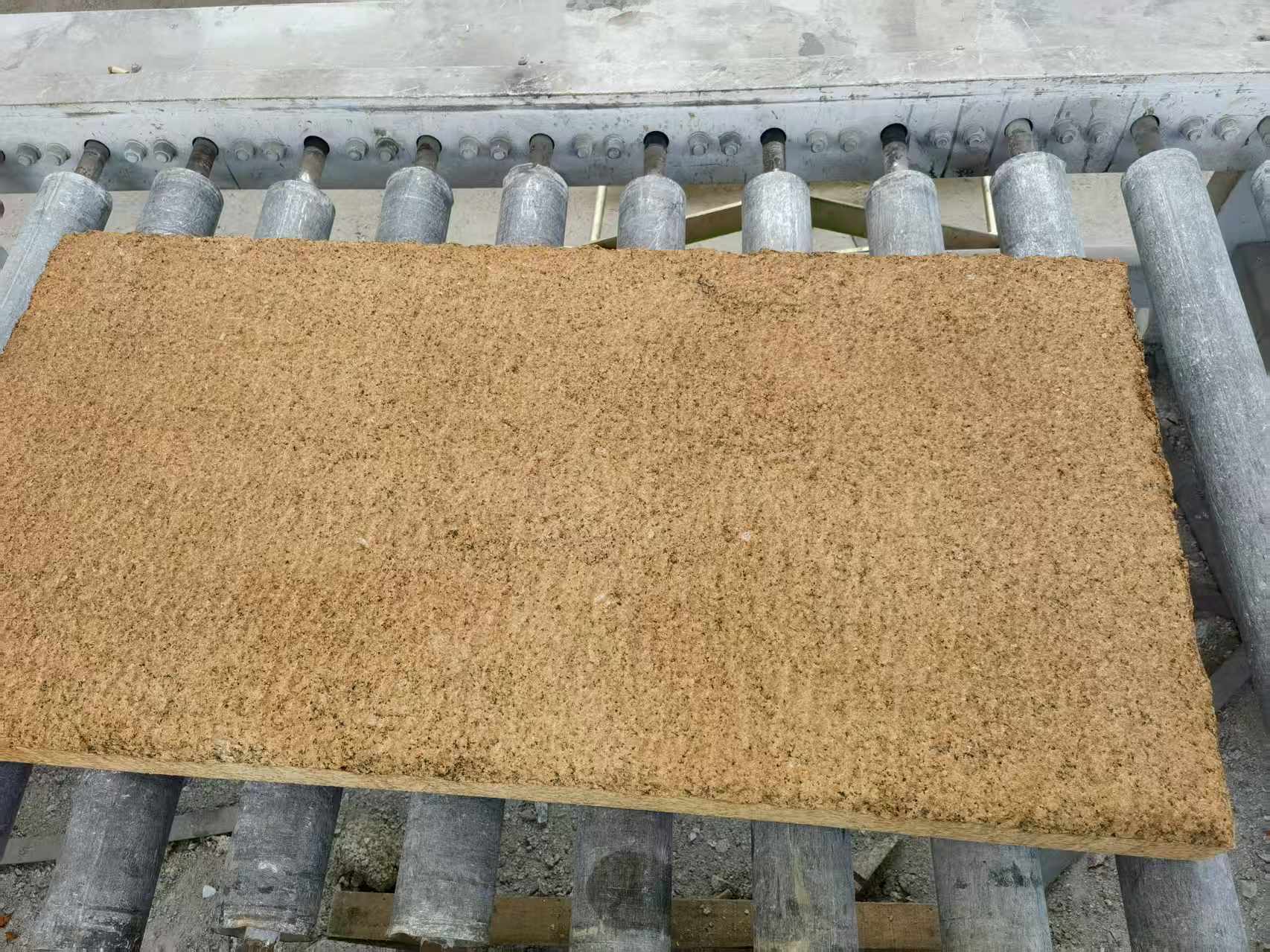 儋州 菠萝面老石板，做旧仿古石，流水线生产加工