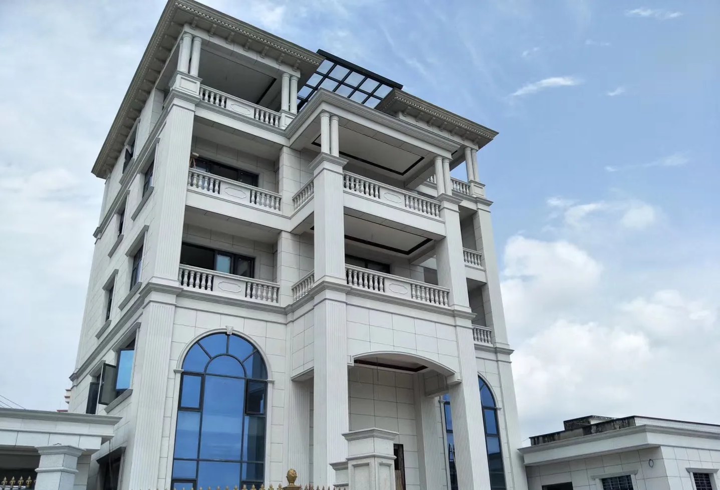 儋州芝麻白别墅干挂效果展示